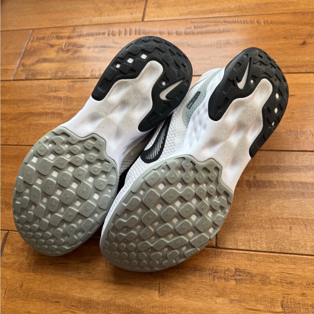 Nike Renew Sneakers - Picture 6 of 6